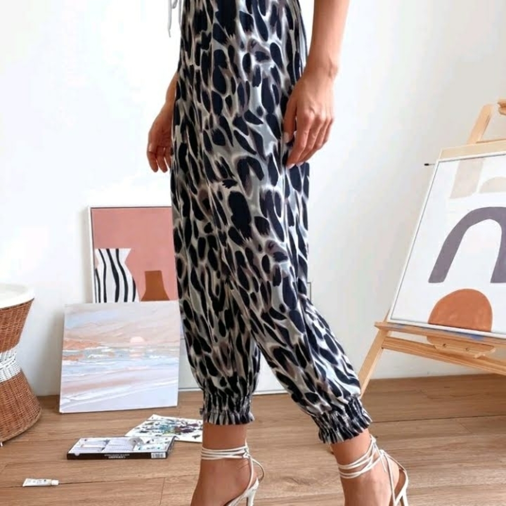 SHEIN Black and White Leopard Print Cropped Pants - Picture 2 of 6